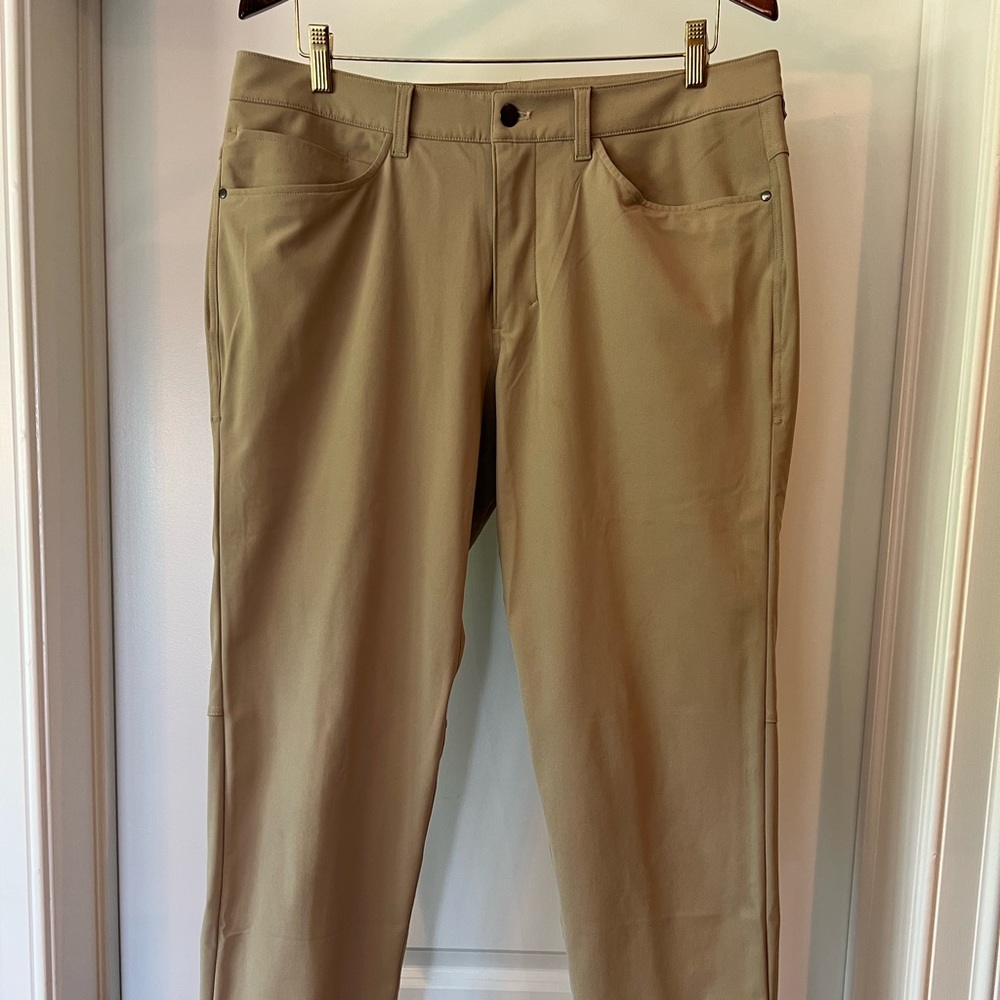 Lululemon - ABC Pant Classic 34 - Tofino Sand